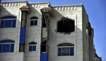 غارات لـقوات التحالف على دار الرئاسة الخاضع للحوثيين بصنعاء فجر اليوم