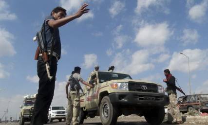 "الصليب الأحمر" ينفي مغادرة بعثته في اليمن