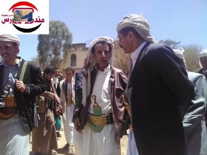 ثوار إب يشيعون زوجة محافظ عمران السابق محمد حسن دماج