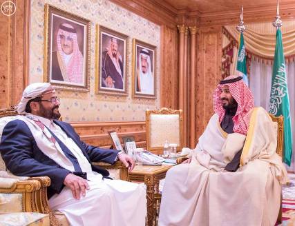 محافظ مأرب يلتقي الأمير محمد بن سلمان وزير الدفاع السعودي