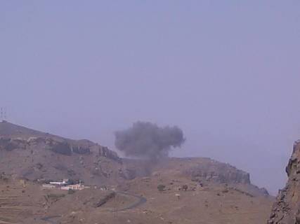 طيران التحالف العربي يقصف معسكر المنار بالحيمة الخارجية