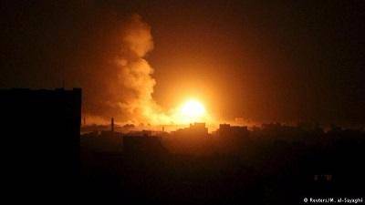 طيران التحالف يعاود قصف مواقع بجبل النهدين جنوب العاصمة صنعاء
