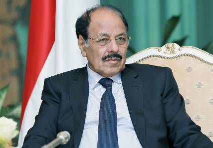 الفريق علي محسن يوجه رئيس الحكومة بسرعة تشكيل لجنة لحل مشكلة جرحى تعز