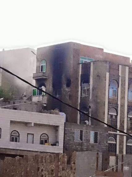 تعز: معارك عنيفة في جبل صبر والحوثيون يقصفون منازل المواطنين في حي الروضة
