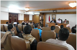 وزير النقل يلتقي بمندوبين عن العالقين بالقاهرة