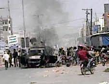 إعتداء من قبل مسلحي الحوثي على مسيرة لشباب الحراك في الحديدة واشتباكات في اللواء العاشر في باجل 