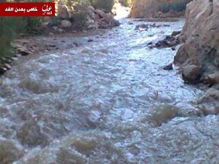 مجهولون يفجرون حاجز مياه في الضالع (صور)