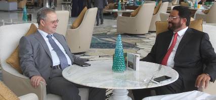 محافظ مأرب يطلع نائب رئيس الحكومة على مستجدات الأوضاع في مأرب والدور الحكومي في المحافظة