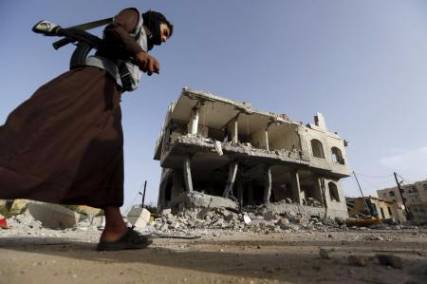الحوثيون:أكثر من 100 ضربة جوية بقيادة السعودية في اليمن