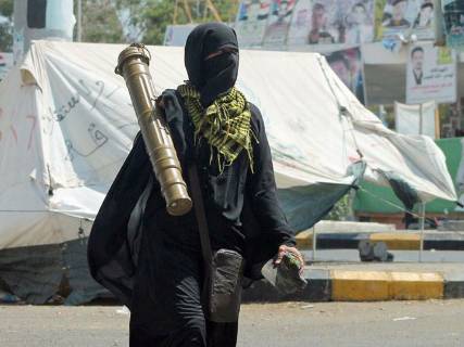 نساء عدن شاركن بفاعلية في مواجهة الانقلاب (تقرير مصور)