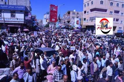 تظاهرة كبرى في تعز والمشترك يدعو للتصعيد الثوري ضد خطوات الحوثي "صور"