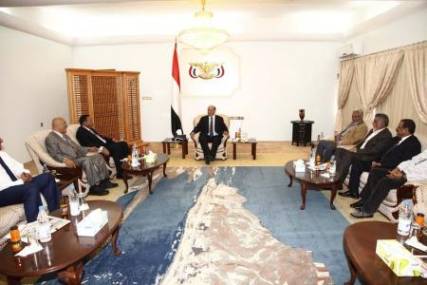 الرئيس اليمني يجتمع لأول مرة مع اثنين من محافظي الشمال في عدن