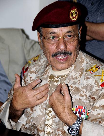 الحوثيون يعتقلون قائد عسكري محسوب على اللواء علي محسن الأحمر