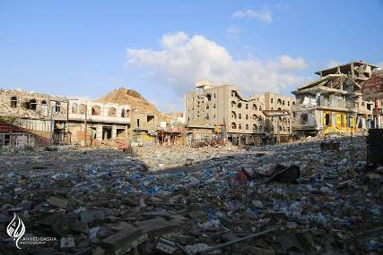 بالصور: آخر مشاهد الدمار من تعز (ما لا يمكن تصديقه في مدينة العلم والسلام)