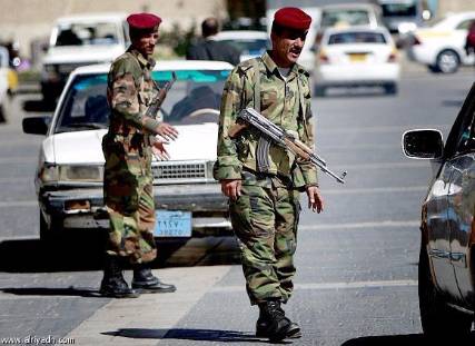 ضباط وجنود بالحرس الجمهوري يتمردون على ميليشيات الحوثي