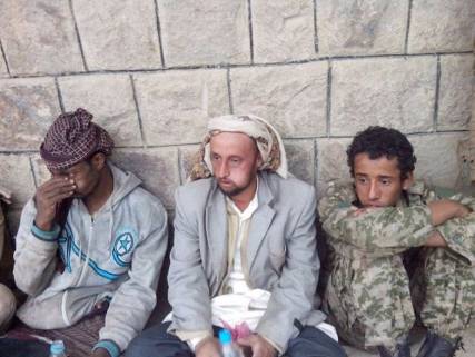 وصول أسرى من المقاومة إلى مطار عدن لمبادلتهم بأسرى حوثيين