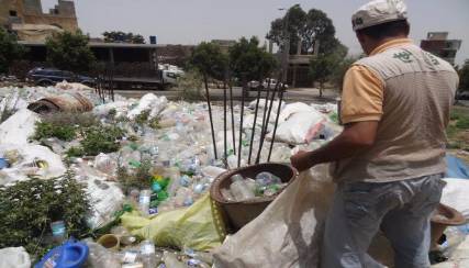 جبلٌ بلاستيكي في اليمن لا يساعد الفقراء
