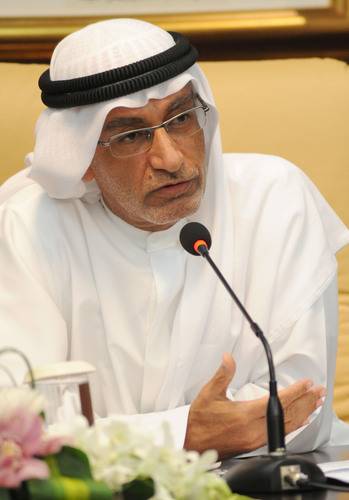 بروفيسور إماراتي يكشف الإجراءات العقابية التي تعتزم دول الخليج اتخاذها لإسقاط إنقلاب الحوثيين
