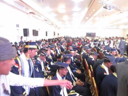 جامعة عدن تودع المئات من طلاب حضرموت بمهرجان كرنفالي كبير