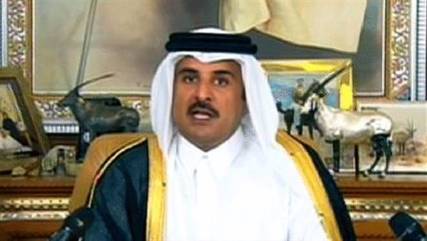 أمير قطر يتفقد غرفة عمليات “عاصفة الحزم”