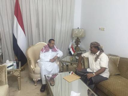 رئيس الوزراء يوجه بتوفير مبيدات للسيطرة على مرض حمى الضنك في شبوة