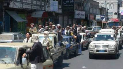 مليشيا الحوثي تنصّب أحد أفرادها مديرا لجوازات إب بالقوة