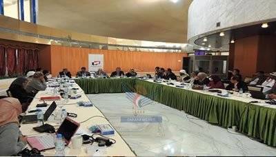 لجنة صياغة الدستور تواصل مراجعة مسودة الدستور وبنعمر يشيد بجهودها