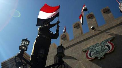انتشار الحوثيين حول محيط وزارة الدفاع يقلق سفارات أجنبية بصنعاء