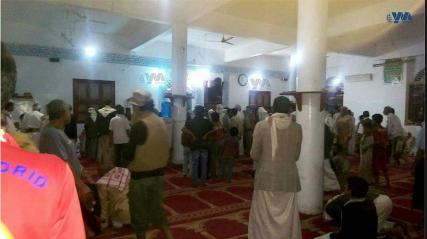 في  العاصمة صنعاء ..مليشيا الحوثي تقتحم مسجد الفرقان لمنع اقامة صلاة التراويح وتختطف الإمام الى جهة مجهولة (صورة)