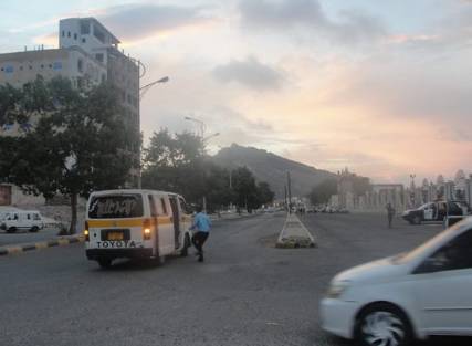 مدير مكتب الرئيس هادي : الحوثيون على وشك دخول عدن ولابد من تحرك سريع لإنقاذها