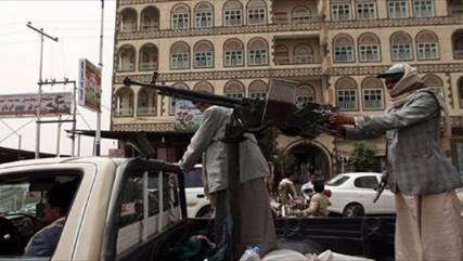 اشتباكات بين مسلحين مجهولين وجنود من الأمن مسنودين بعناصر حوثية وسط العاصمة صنعاء