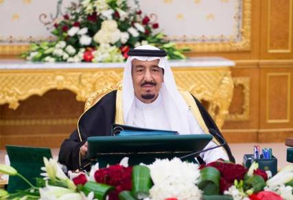 العاهل السعودي يجدد رفضه بشده إنقلاب الحوثيين ويؤكد على ضرورة مساعدة اليمنيين للخروج من الأزمة