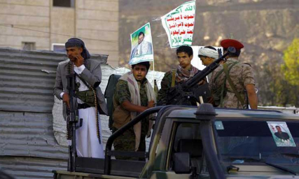 السفير البريطاني يتهم الحوثيين بـ”انتهاك” وقف الأعمال القتالية