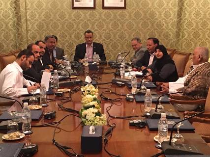عضو بالوفد الحكومي يوضح حقيقة التوصل إلى اتفاق مع المتمردين الحوثيين ويكشف عن شروط الحكومة لأي اتفاق