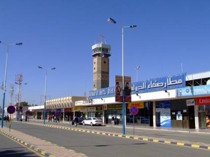 مدير مطار صنعاء ينفع تقاضي رسوم من البعثات الدبلوماسية