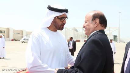 هادي يصل إلى الإمارات لتقديم التعازي في مقتل جنود اماراتيين باليمن