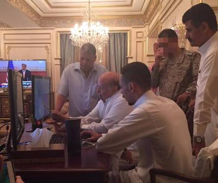 الرئيس هادي يشرف على عملية تحرير قاعدة العند ويؤكد: الانتصارات لن تتوقف عند العند (صور)