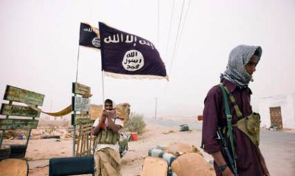 المجلس الأهلي في حضرموت يعلن بقاء المكلا تحت سيطرة «القاعدة»