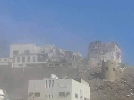 عاصفة الحزم تقصف منزل البيض في عدن