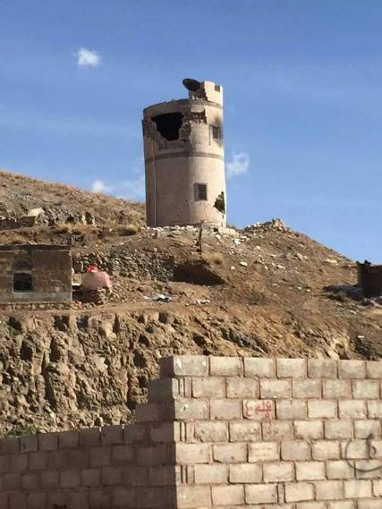 "مندب برس" ينشر رواية الحوثيين للأحداث التي شهدتها دار الرئاسة اليوم