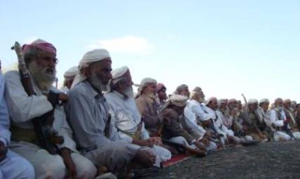 استنفار مسلح لرجال قبائل مأرب على الحدود مع البيضاء بعد تحركات لمسلحي الحوثي