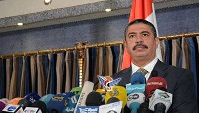 رئيس الحكومة من عدن: المطلوب اليوم مسئولية أوسع تجاه وطن يعيش وضعاً استثنائياً صعباً