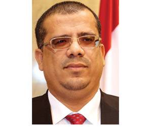محافظ حضرموت السابق: صالح سهل للقاعدة اقتحام حضرموت وشواهد ارتباط الحوثيين بالقاعدة لا تحصى
