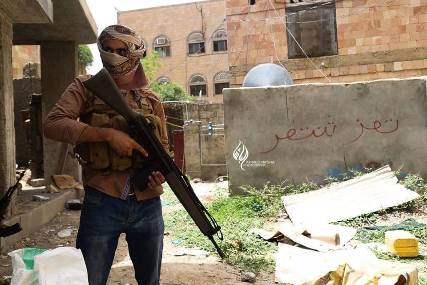 قيادي في المقامة بتعز: ترتيبات جديدة لاستكمال السيطرة على جبل صبر 