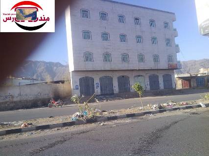 تعز: المقاومة تستهدف الأمن المركزي بصاروخ (لو) والجيش يطهر المطار من المليشيات الحوثية