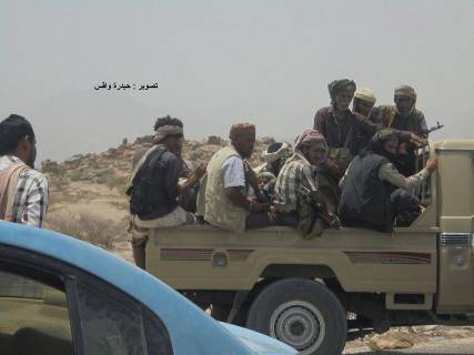المقاومة الشعبية تتقدم في أبين وتسيطر على بلدة وجبل استراتيجي وتحاصر مدينة لودر (تفاصيل)