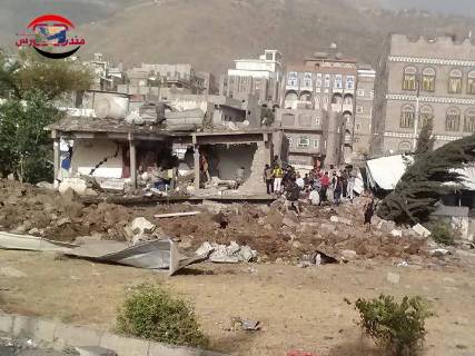 انفجارات عنيفة في إب واستهداف لمقر الحوثيين والصالة الرياضية
