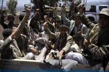 أربعة جرحى في اشتباكات بين مليشيات الحوثي ومرافقي قيادي إصلاحي بذمار بعد يوم من اعتقاله