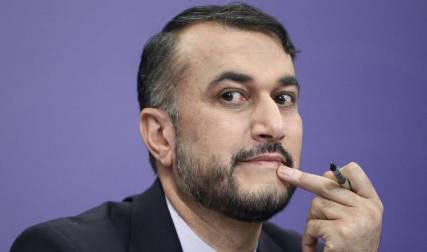 إيران: إعلان الحوثيين الدستوري مكمل للمبادرة الخليجية