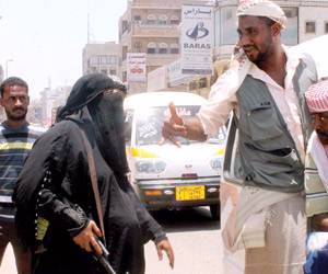 الحوثي يتصدر قائمة العار لاعتدائه على المرأة اليمنية